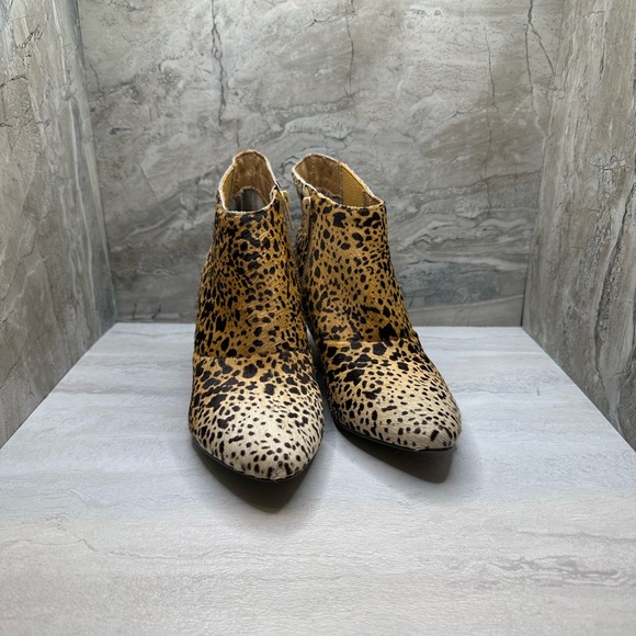 Matisse Ladies “Teddy” Cow Hide Leopard Print Ankle Boot, Zipper/Wedge Heel Sz 6 - Picture 4 of 16